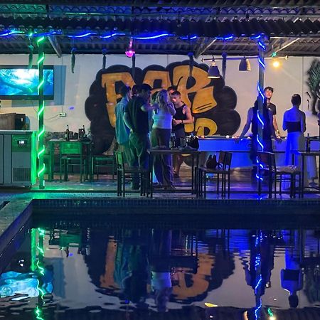 Vang Vieng Backpackers Hostel エクステリア 写真