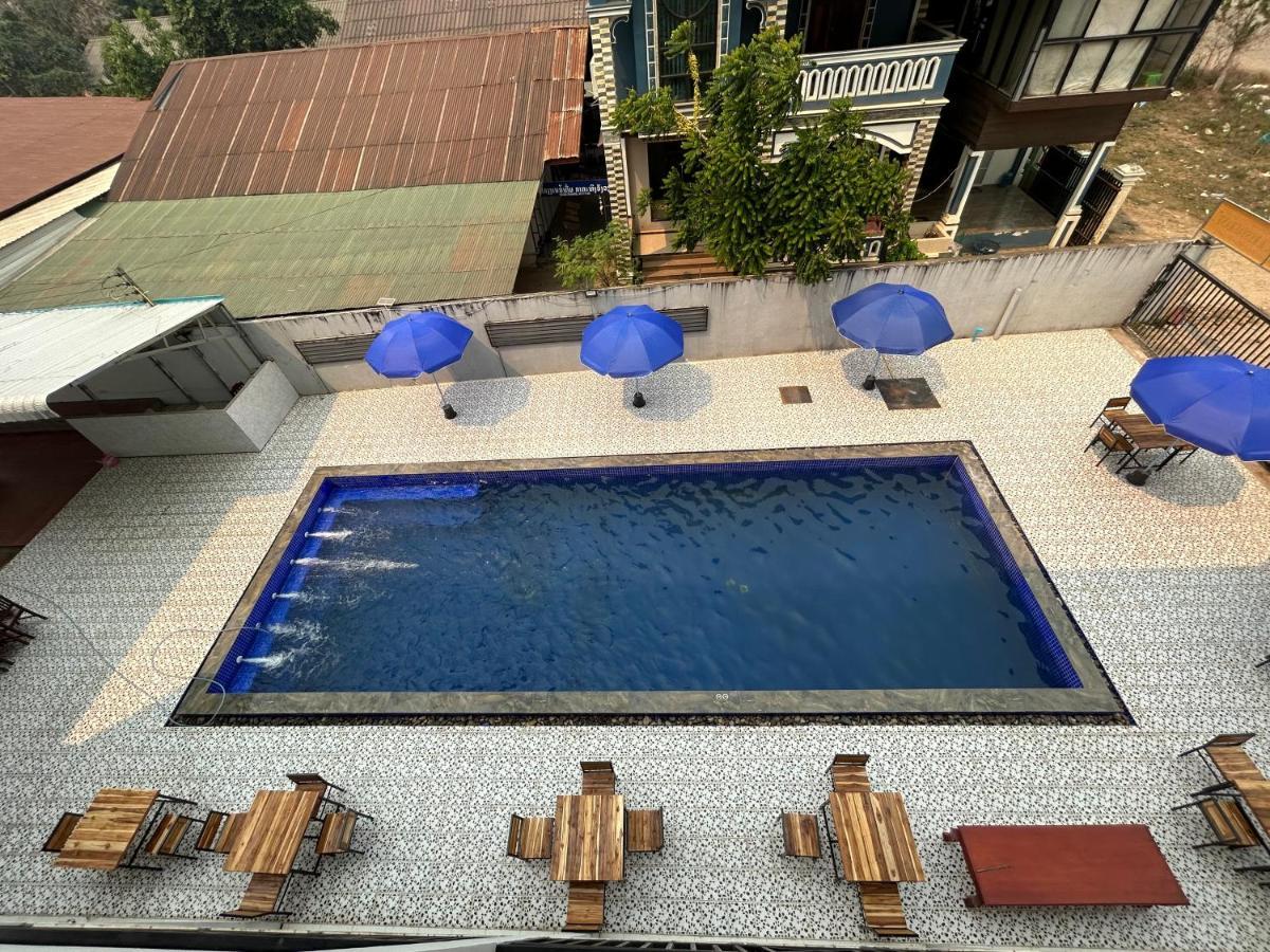 Vang Vieng Backpackers Hostel エクステリア 写真