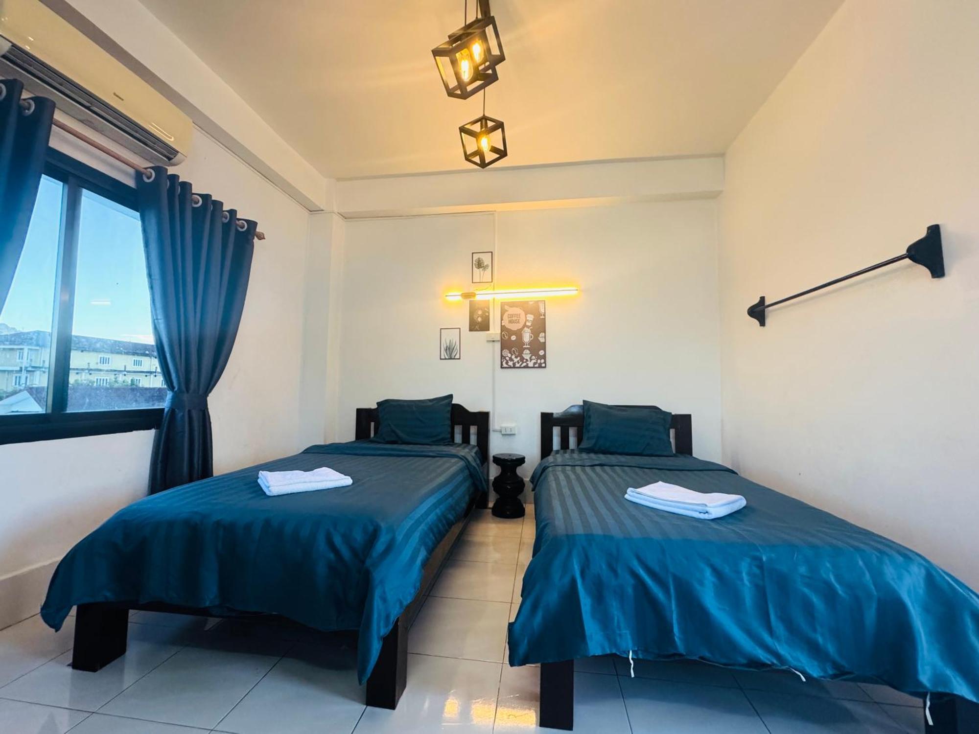 Vang Vieng Backpackers Hostel エクステリア 写真