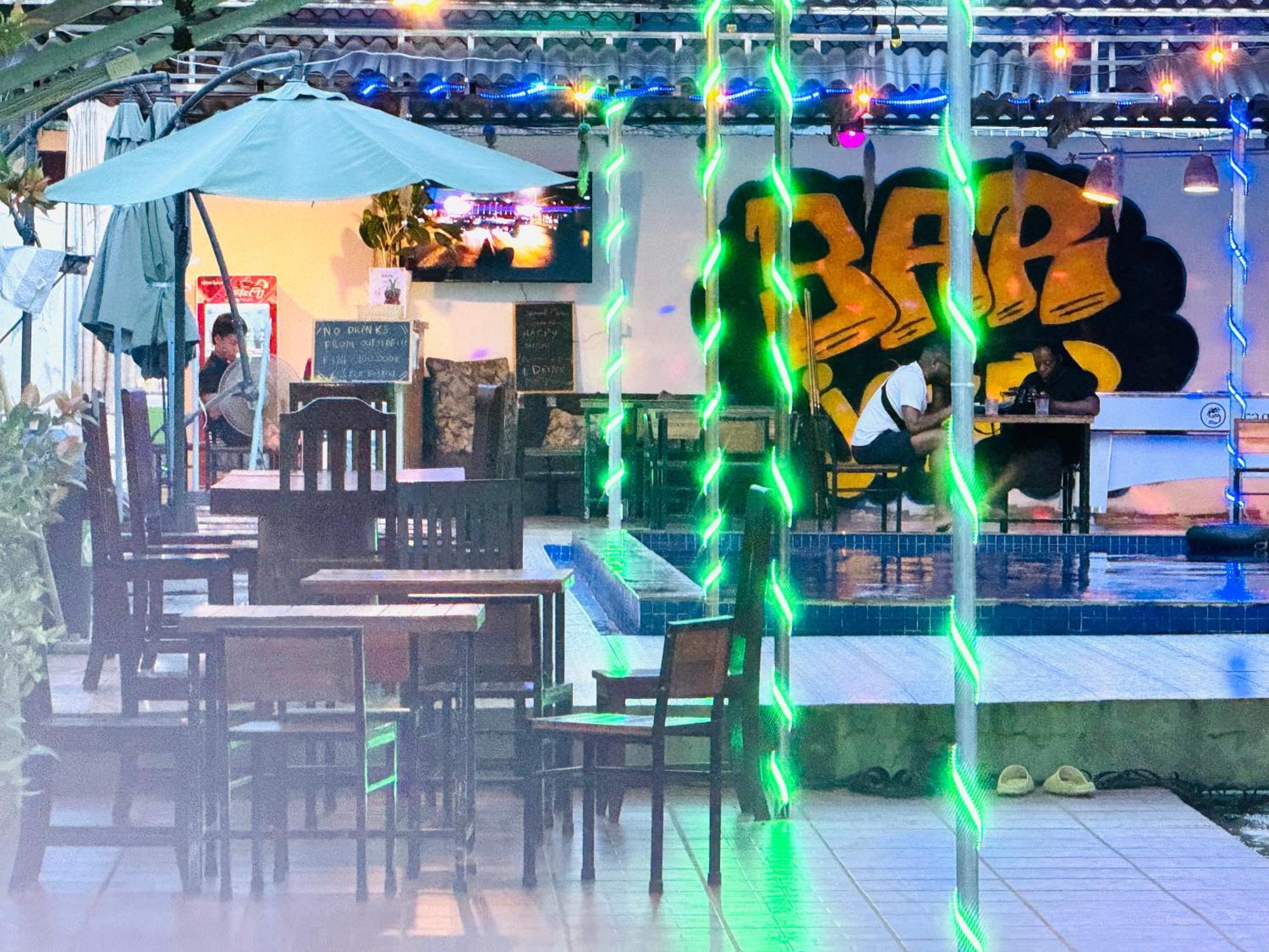 Vang Vieng Backpackers Hostel エクステリア 写真