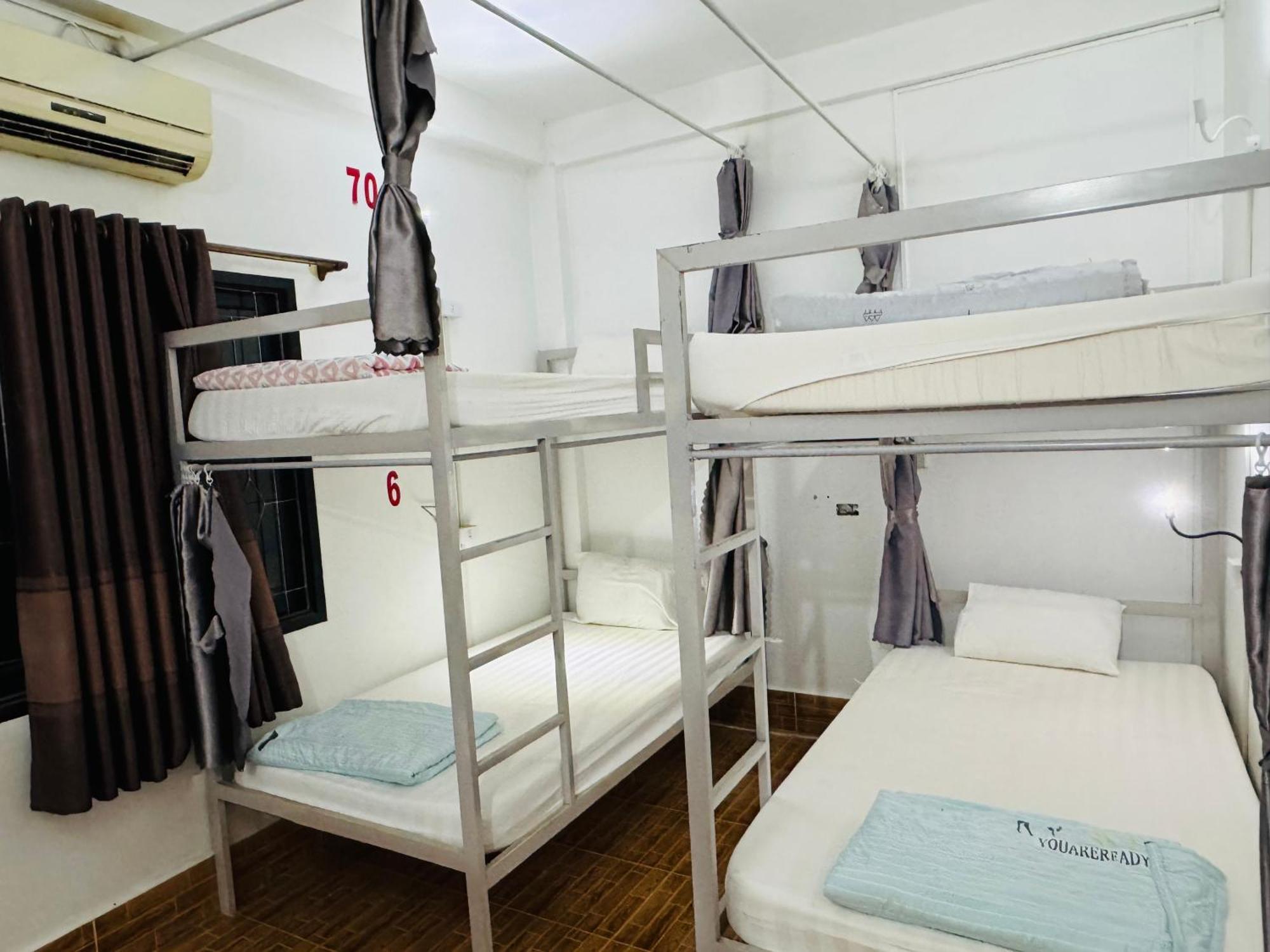 Vang Vieng Backpackers Hostel エクステリア 写真