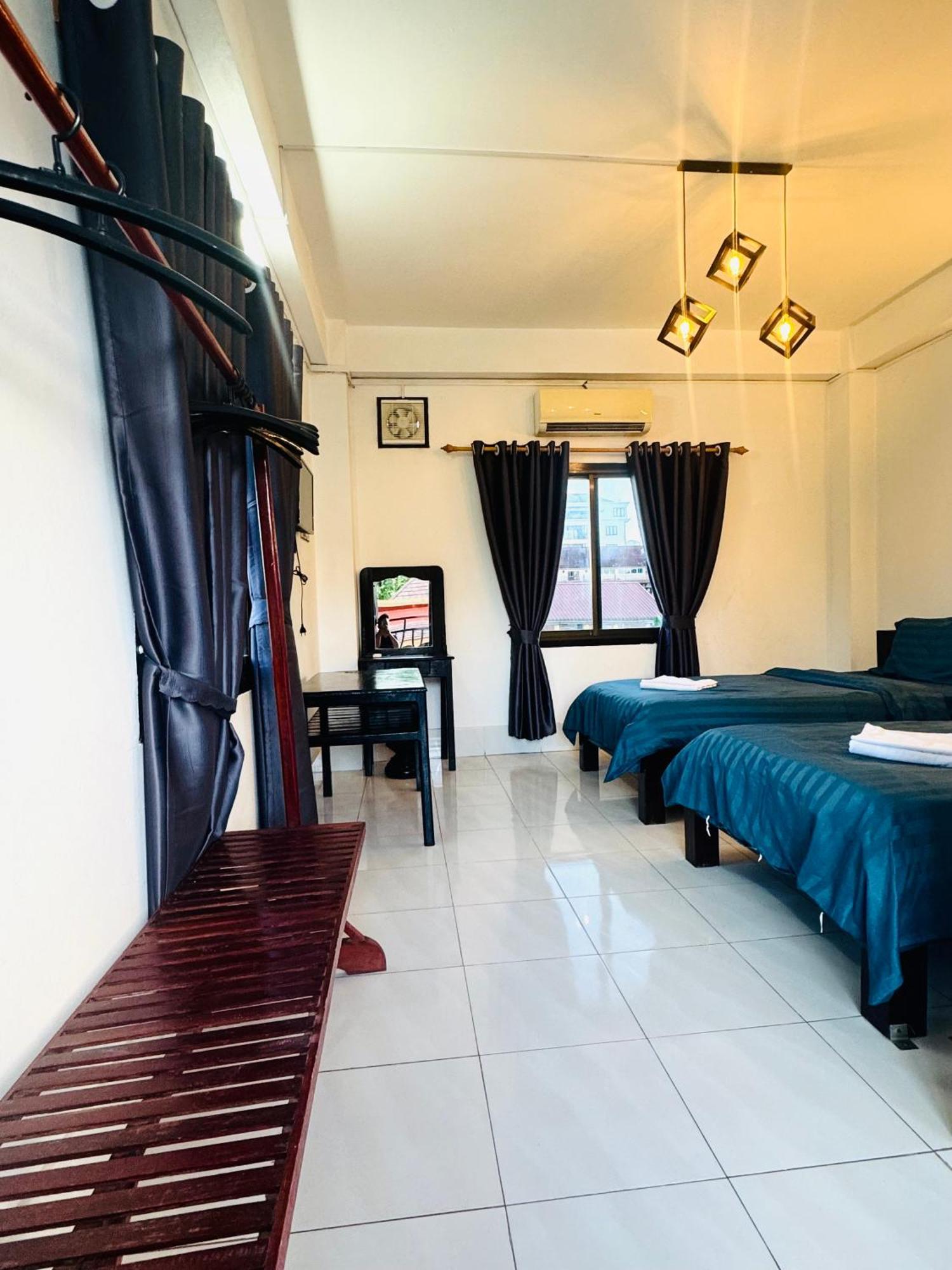Vang Vieng Backpackers Hostel エクステリア 写真