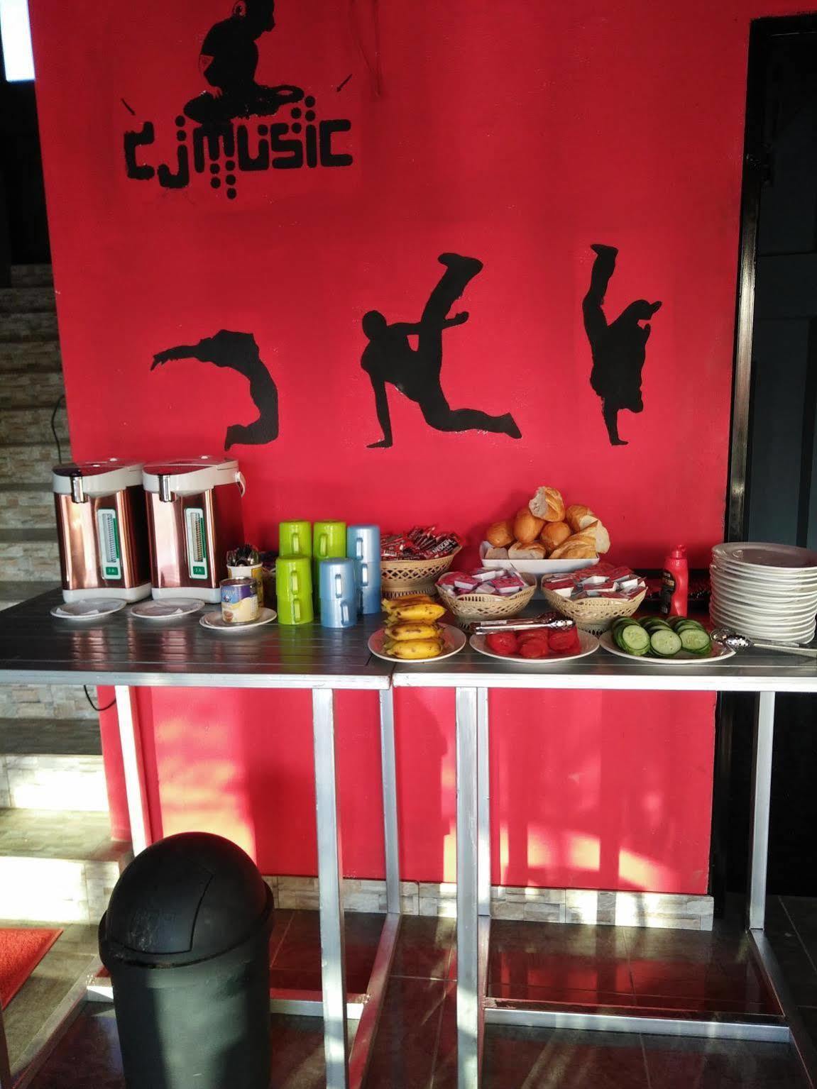 Vang Vieng Backpackers Hostel エクステリア 写真